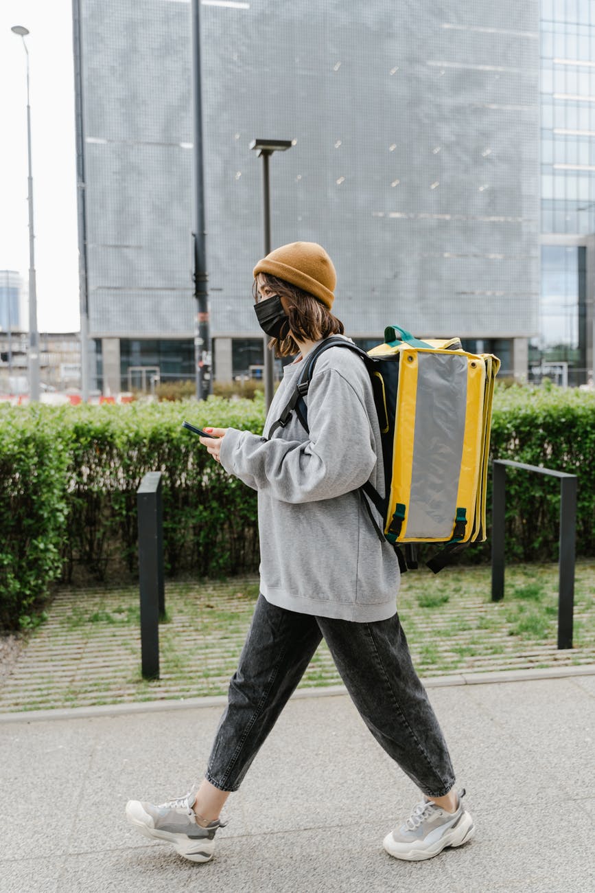 pexels-photo-7706409 Курьер